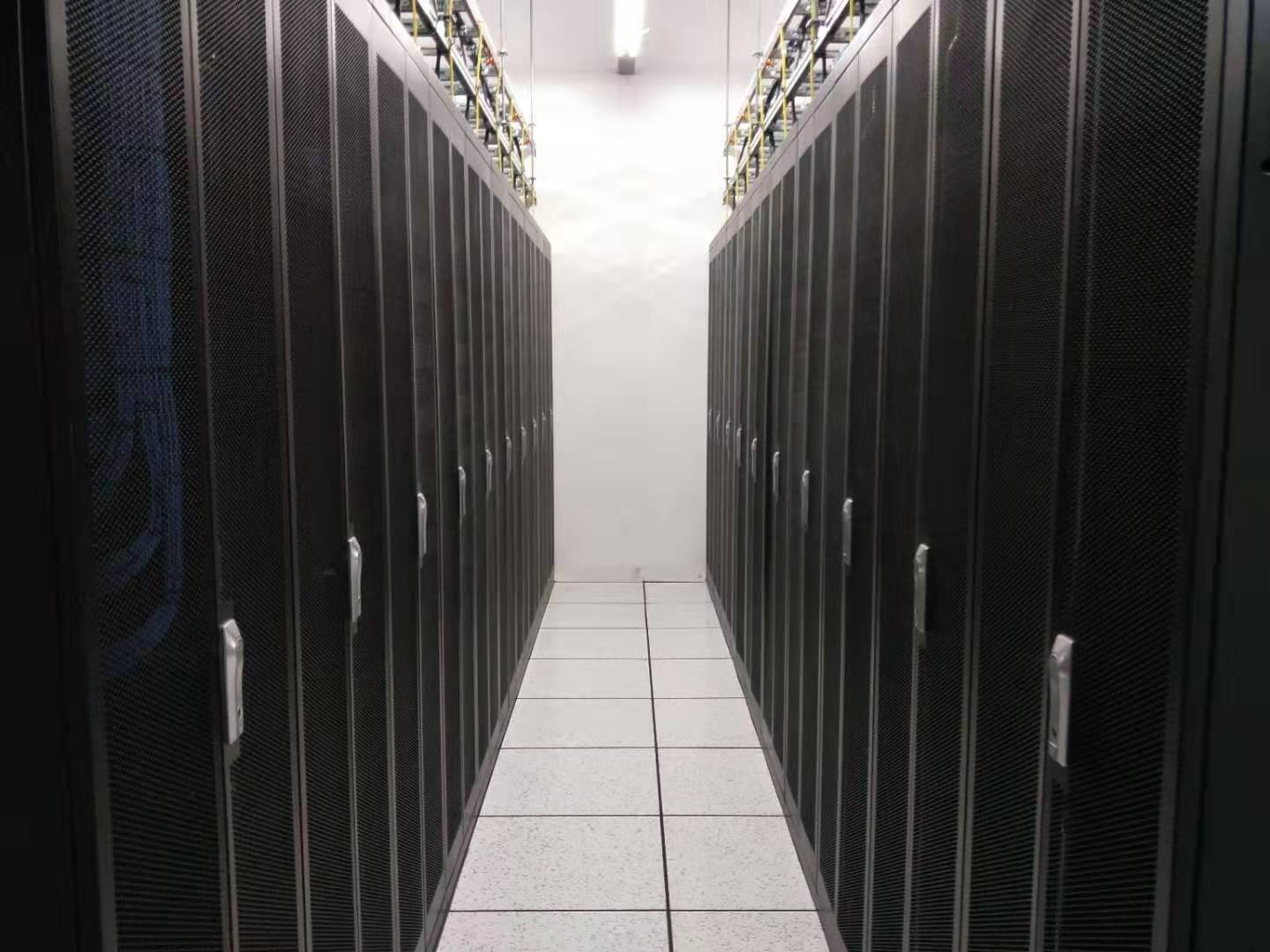 若尔盖IDC机柜促销季开启